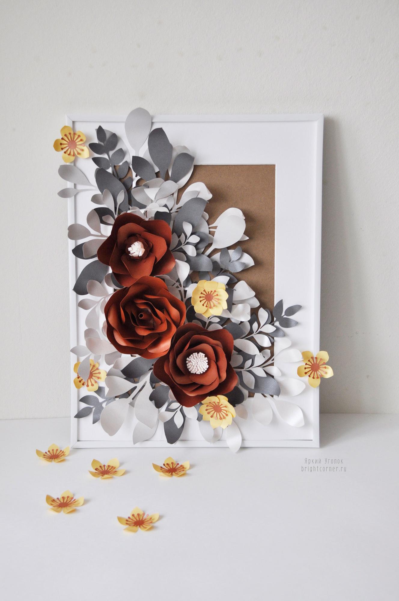 Панно в рамке с объемными цветами