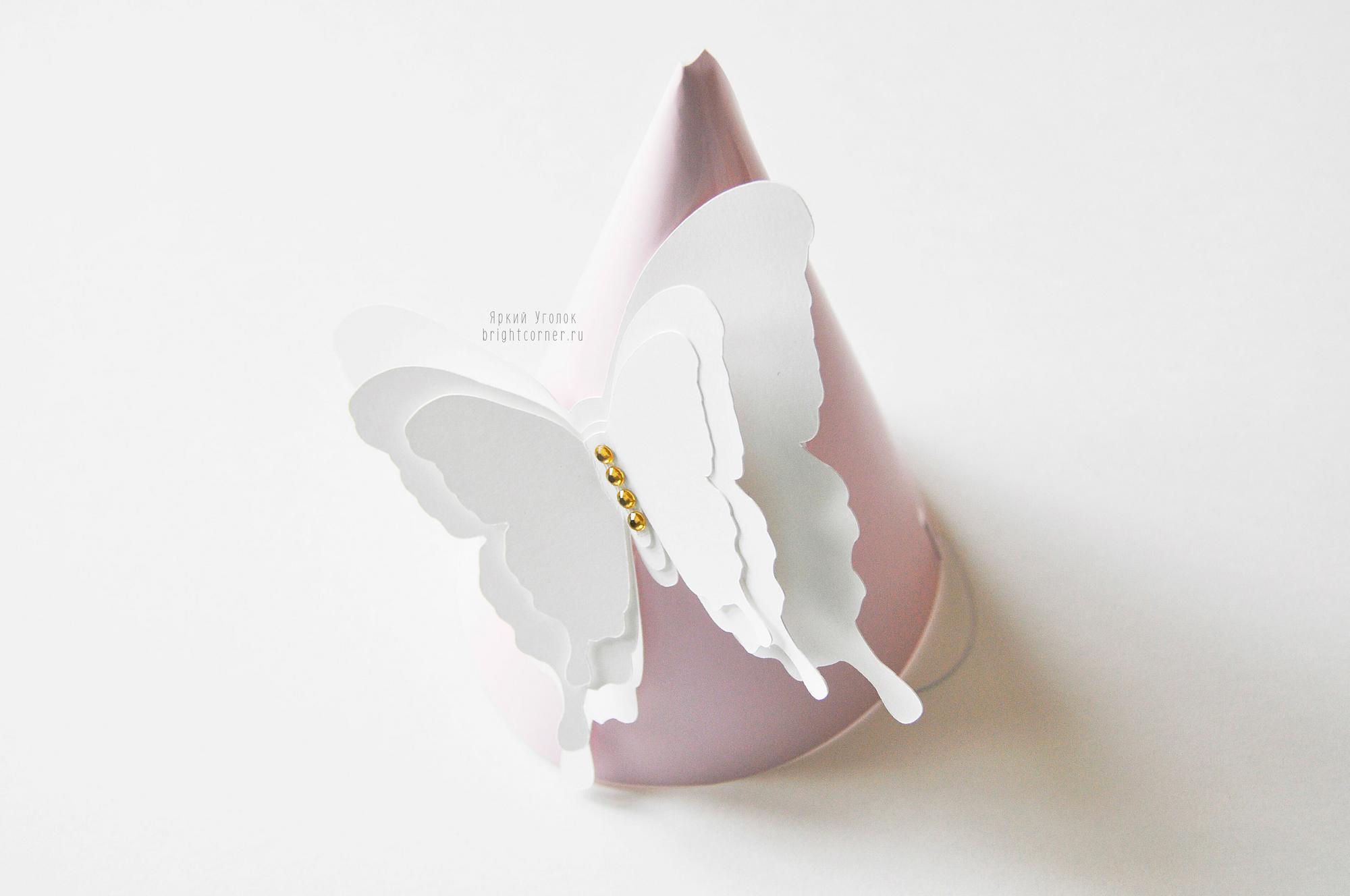 Колпачок со сложным декором - с объемной бабочкой