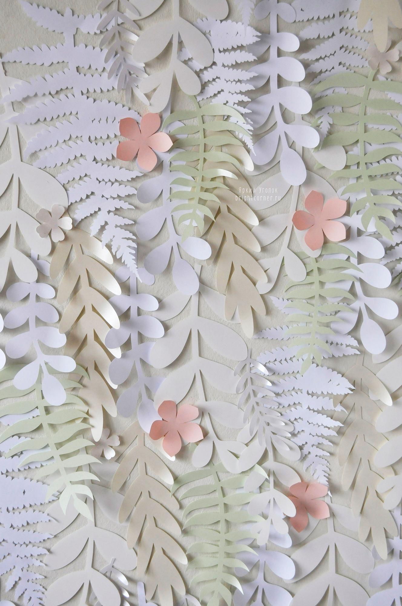 Панно из веточек и мини цветов