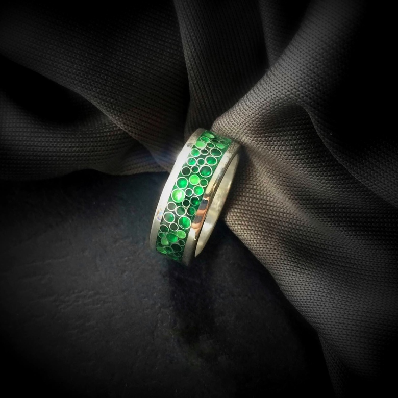 КОЛЬЦО "ЗЕЛЕНЫЕ ТОЧКИ ТОНКОЕ"