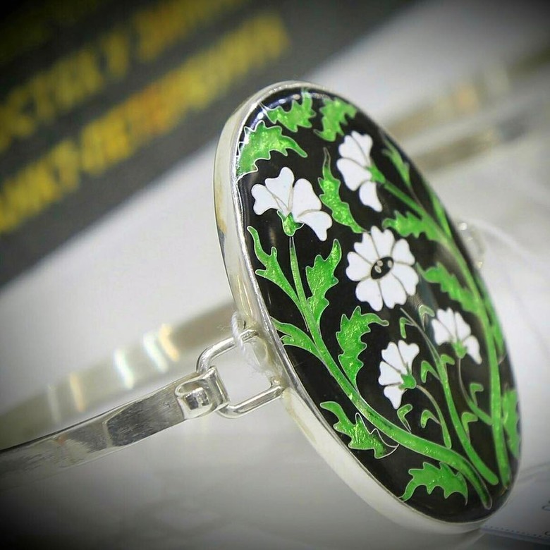 БРАСЛЕТ "БЕЛЫЕ ЦВЕТЫ"