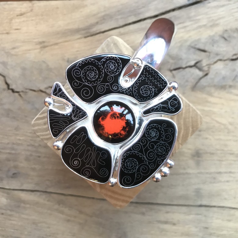 БРАСЛЕТ "ЧЕРНАЯ ЛАВА"