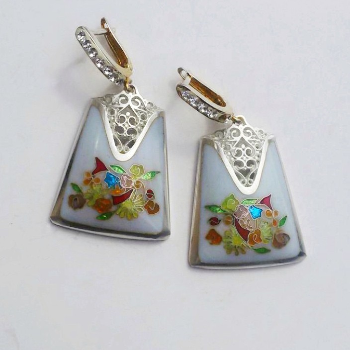 СЕРЬГИ "БЕЛЫЕ"