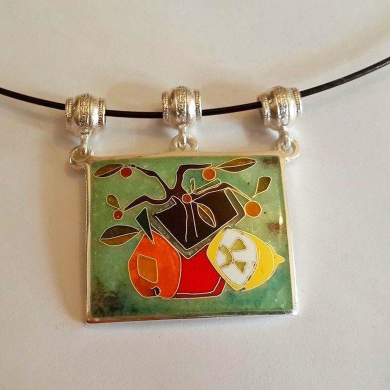 КУЛОН "ХУРМА"