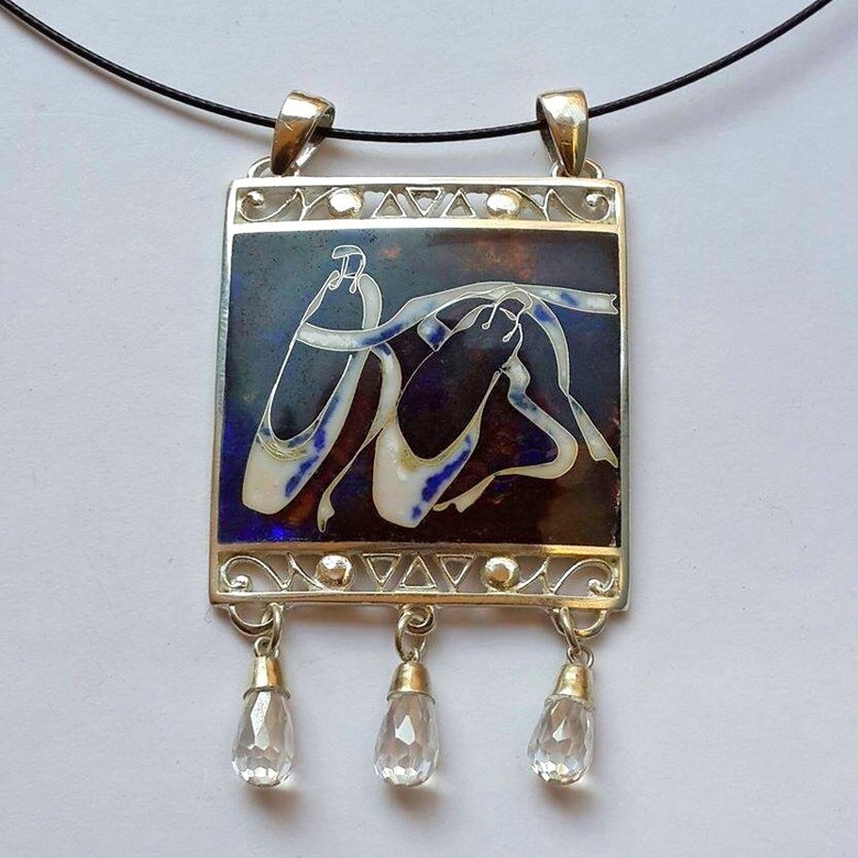 КУЛОН "ПУАНТЫ"