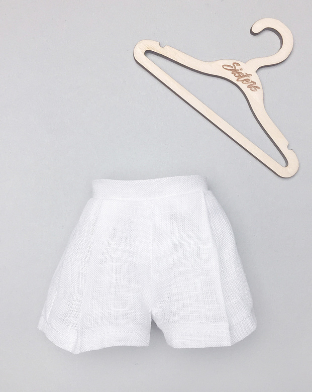 Fine linen shorts