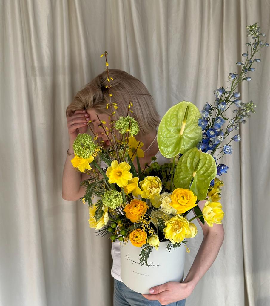 Шляпная коробка с цветами "Земля"