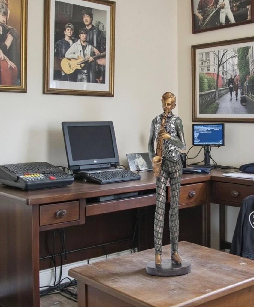 045788-2 / Скульптура Саксофонист, 30см