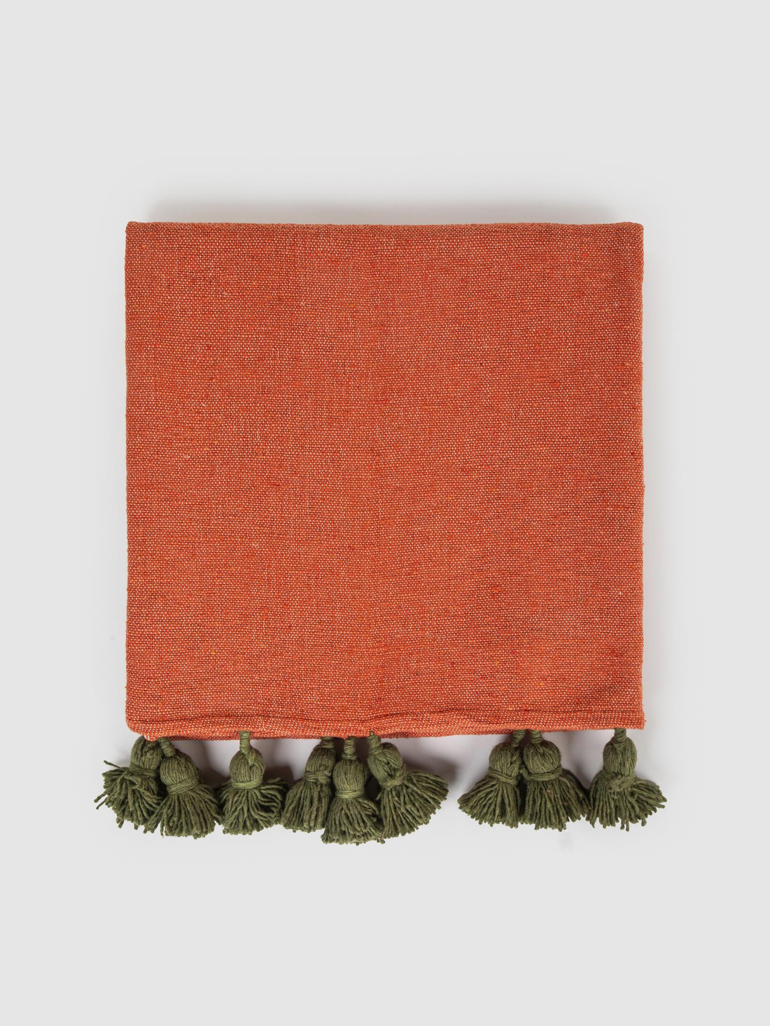 Марокканский плед с помпонами Nomad Chic "Halwa"