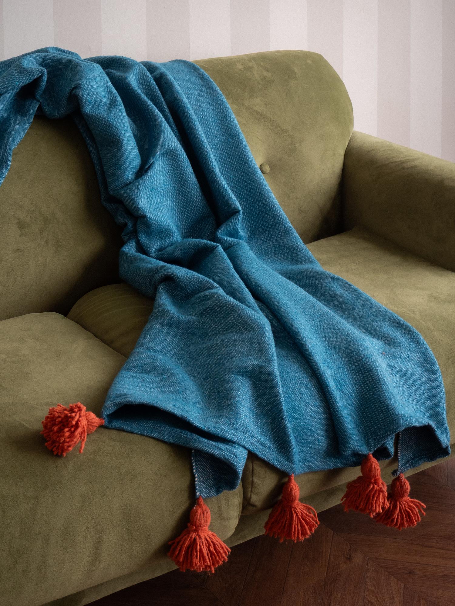 Марокканский плед с помпонами Nomad Chic "Blupop"