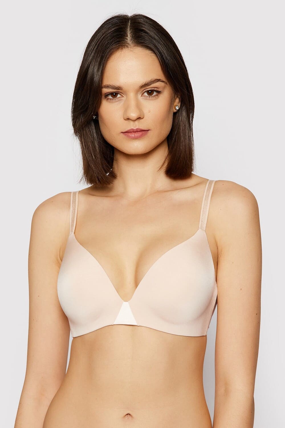 Формованный бюстгальтер треугольник без косточек Chantelle C15G80