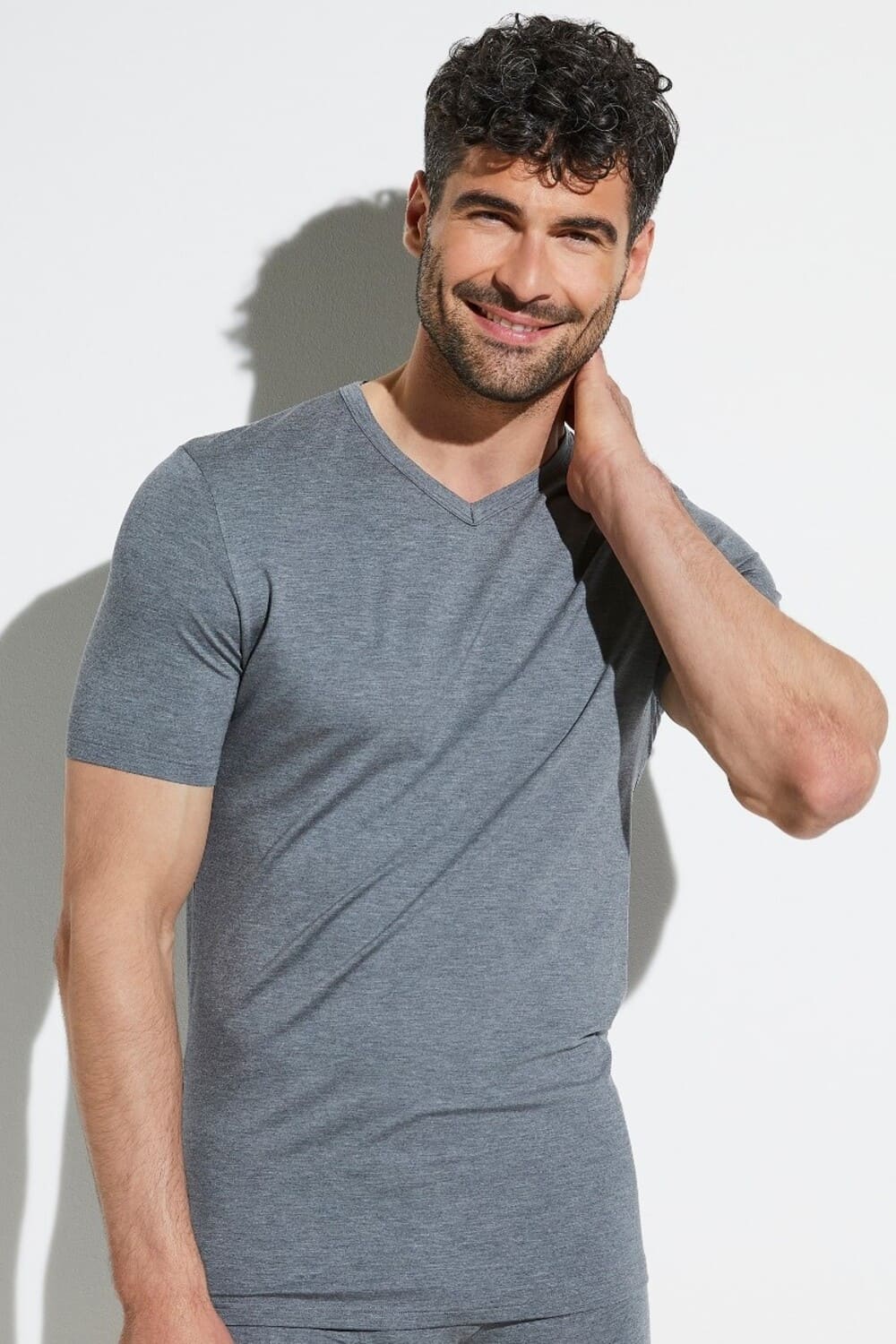 Мужская футболка с V-образным вырезом из модала Zimmerli 700 1346