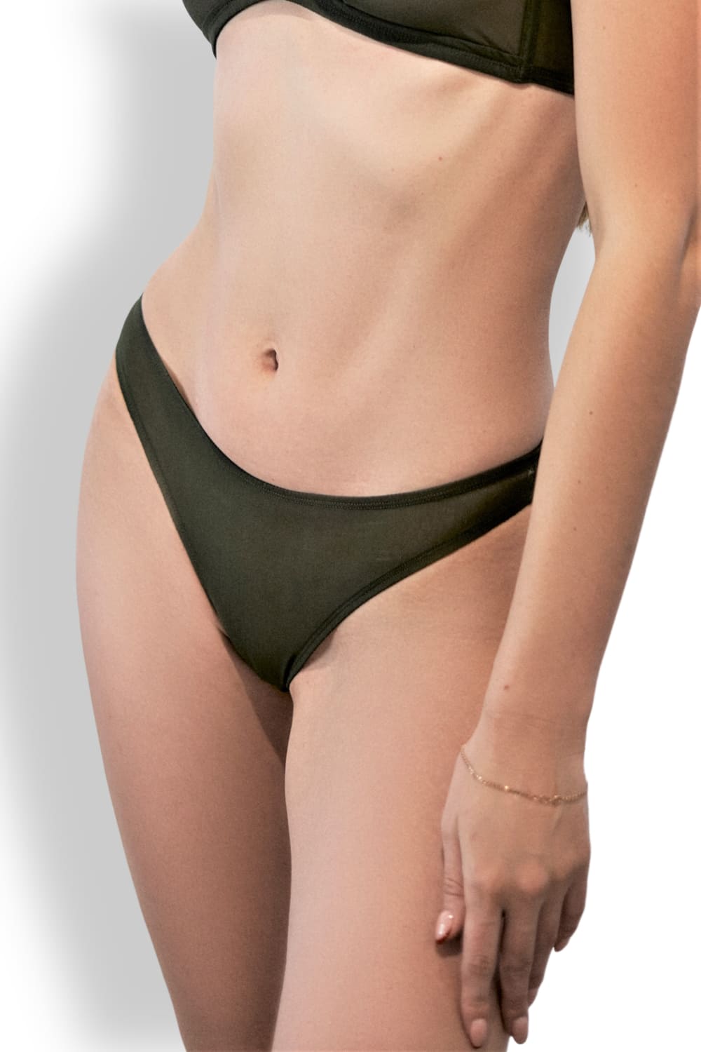 Трусы бразилиано из однотонного тюля D nu D L704 CU