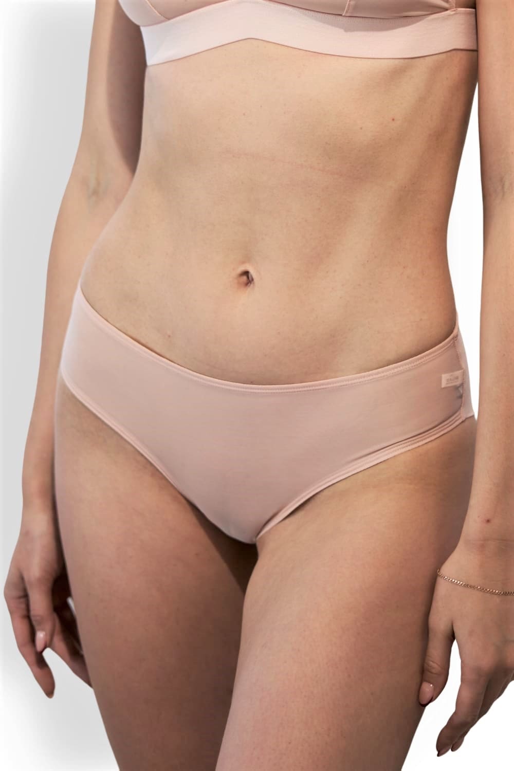 Трусы хипстеры из однотонного тюля D nu D L707 CU