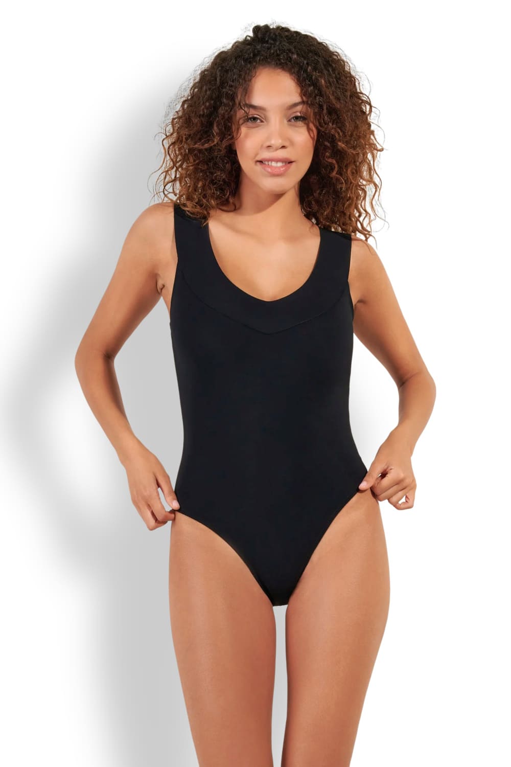 Слитный купальник с V-образным вырезом и скрещенными бретелями Pain de Sucre SOYA