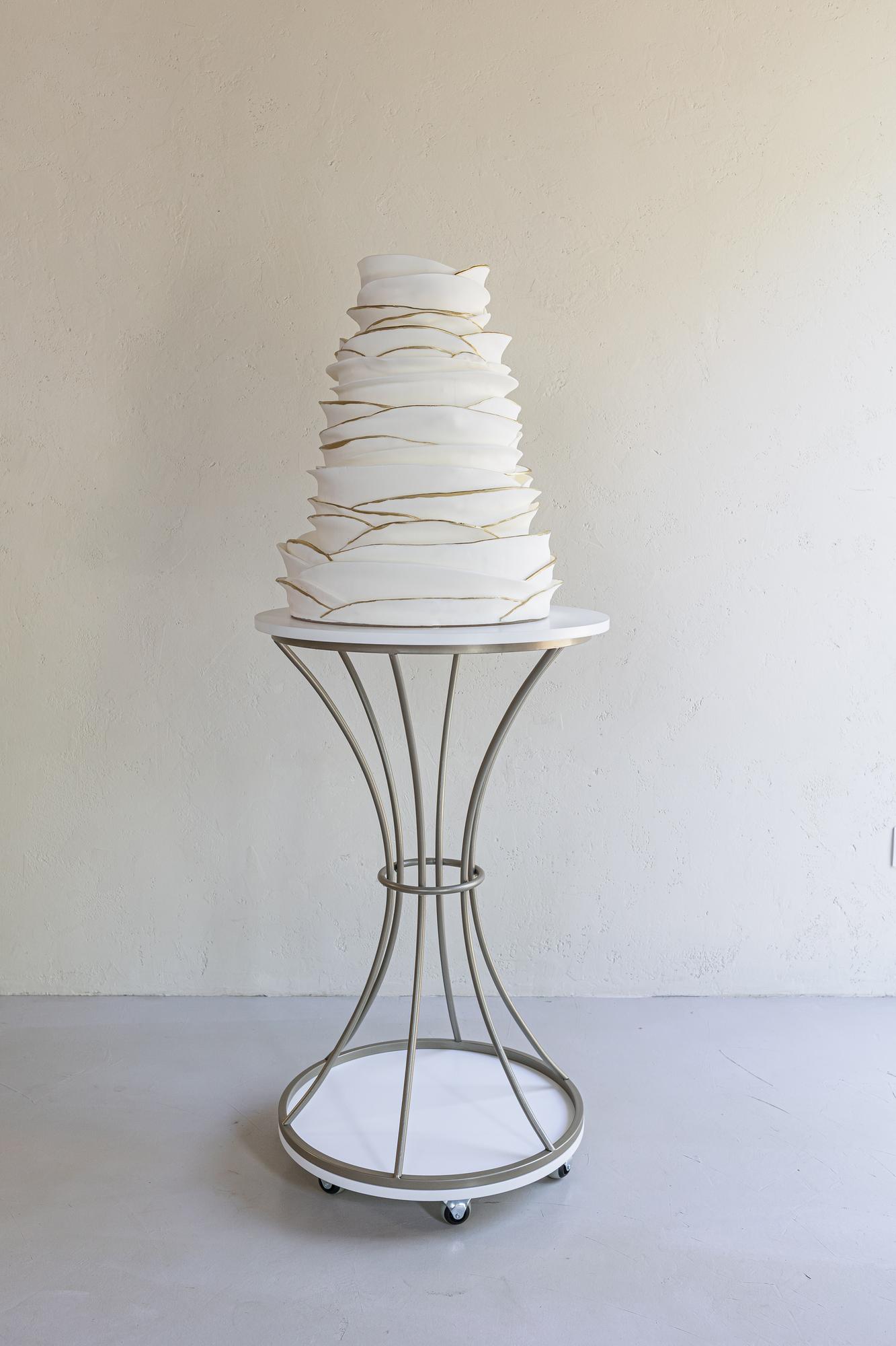 Выкатной столик для торта на колёсиках "Клео"