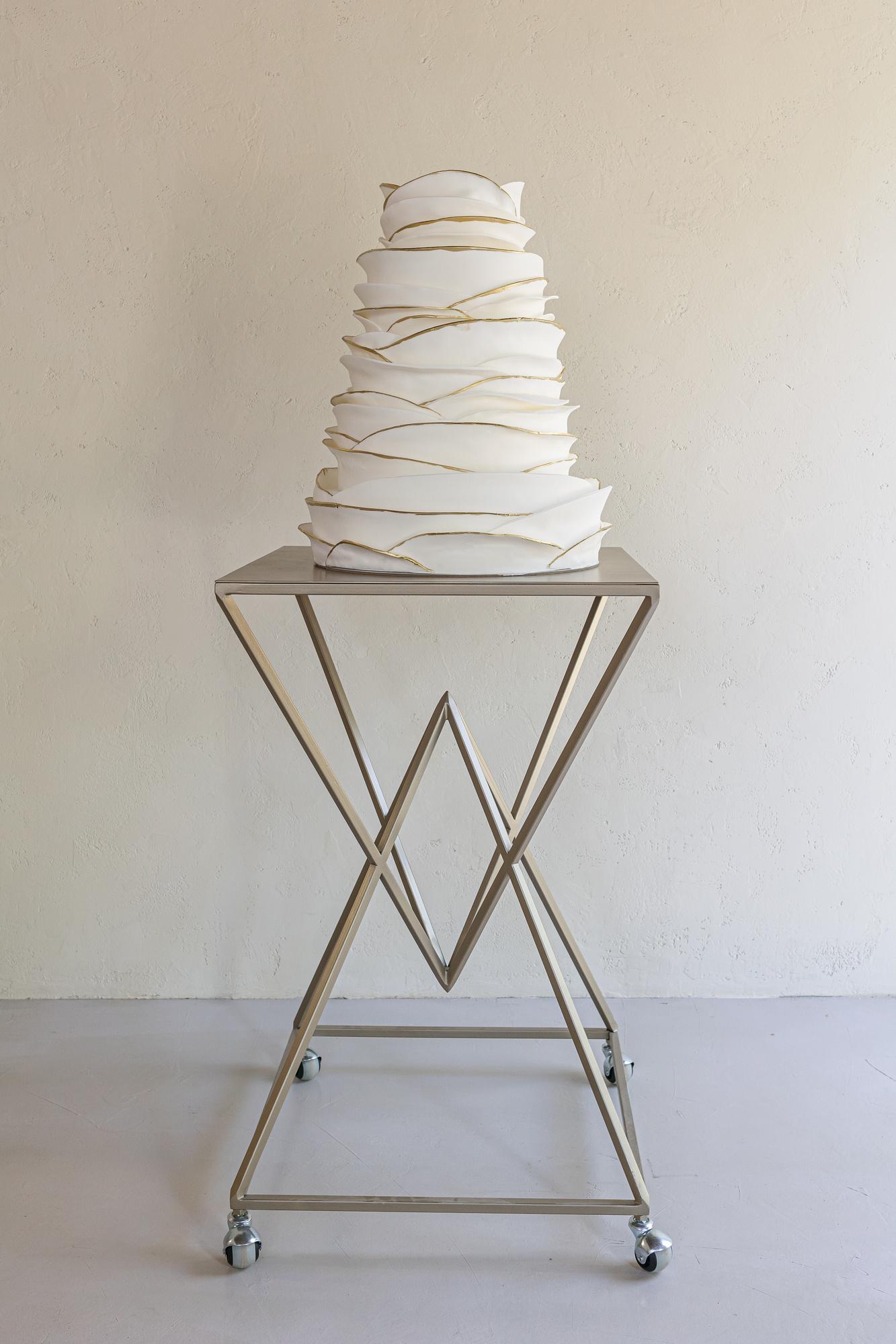 Выкатной столик для торта на колёсиках "Пирамида"