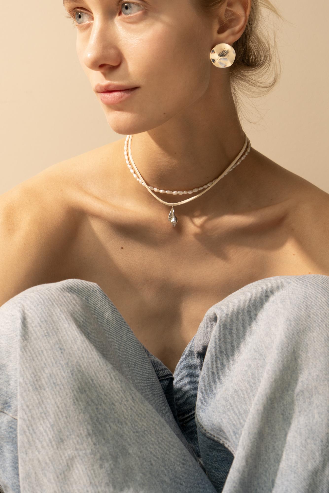 Чокер с барочным жемчугом серебро