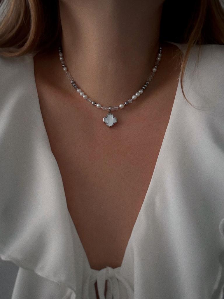 Чокер из жемчуга, гематита и горного хрусталя (родий)