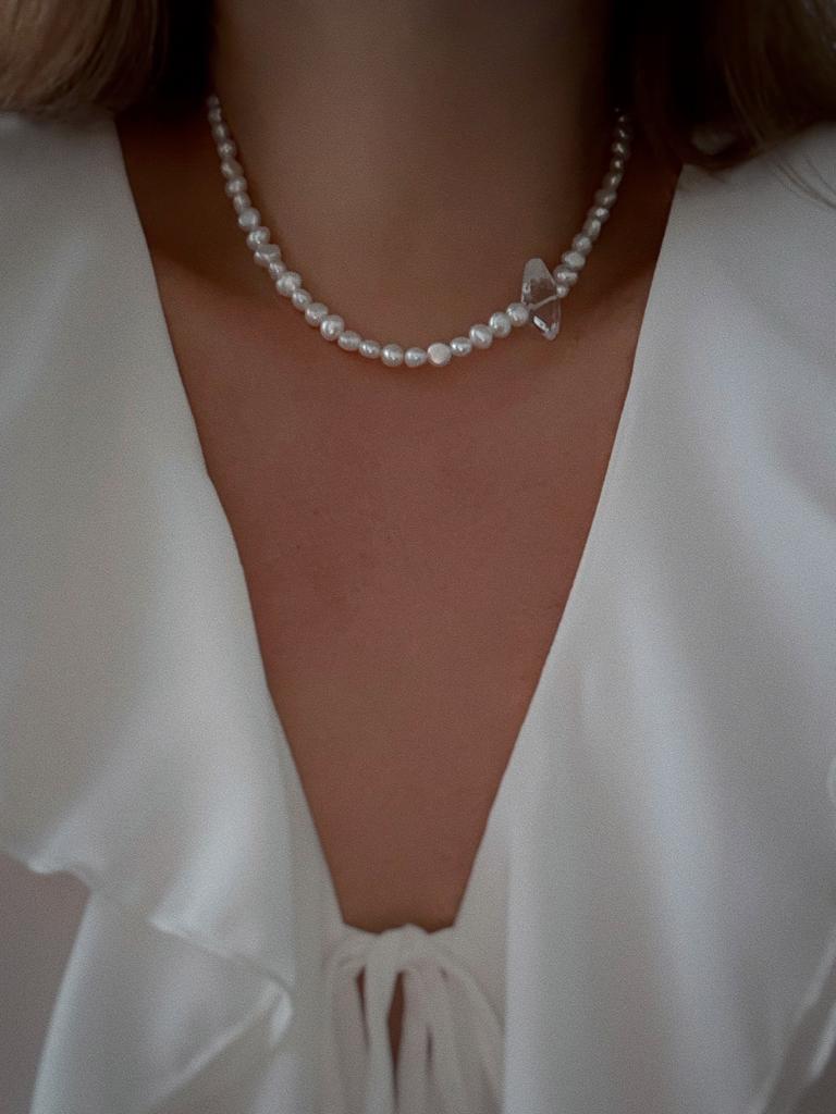 Чокер с жемчугом и горным хрусталем (позолота)