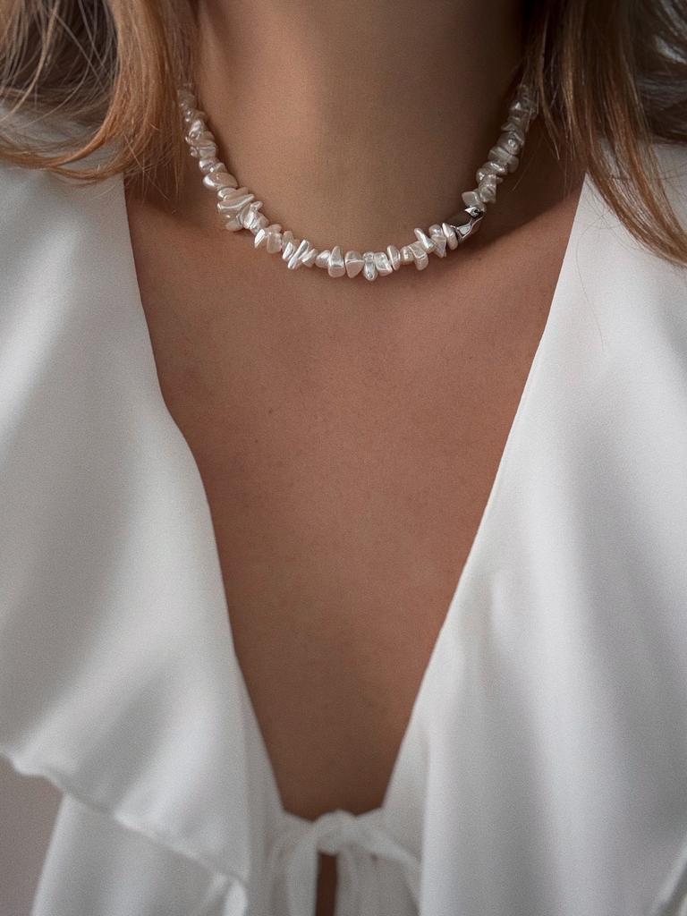 Чокер из неравномерного жемчуга Майорка (родий)