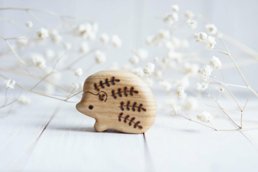 Wooden baby little hedgehog toy