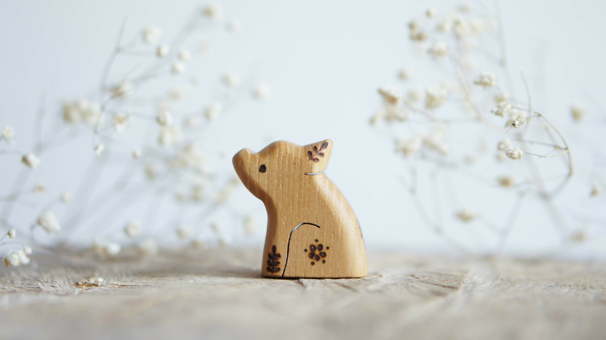 Little pig sitting wooden toy