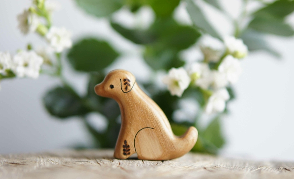 Puppy wooden toy (sitting )