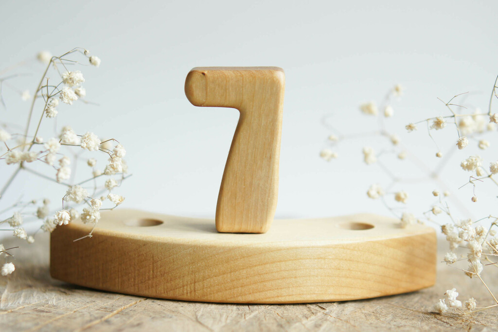 Wooden number 7