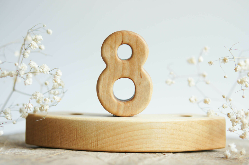 Wooden number 8