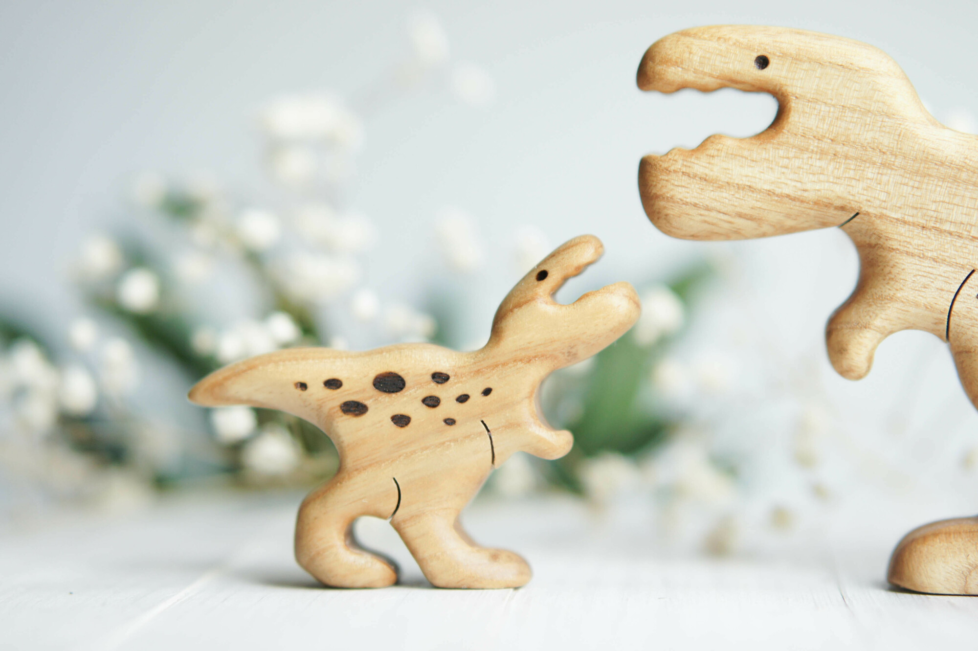 Baby t-rex wooden toy (up)