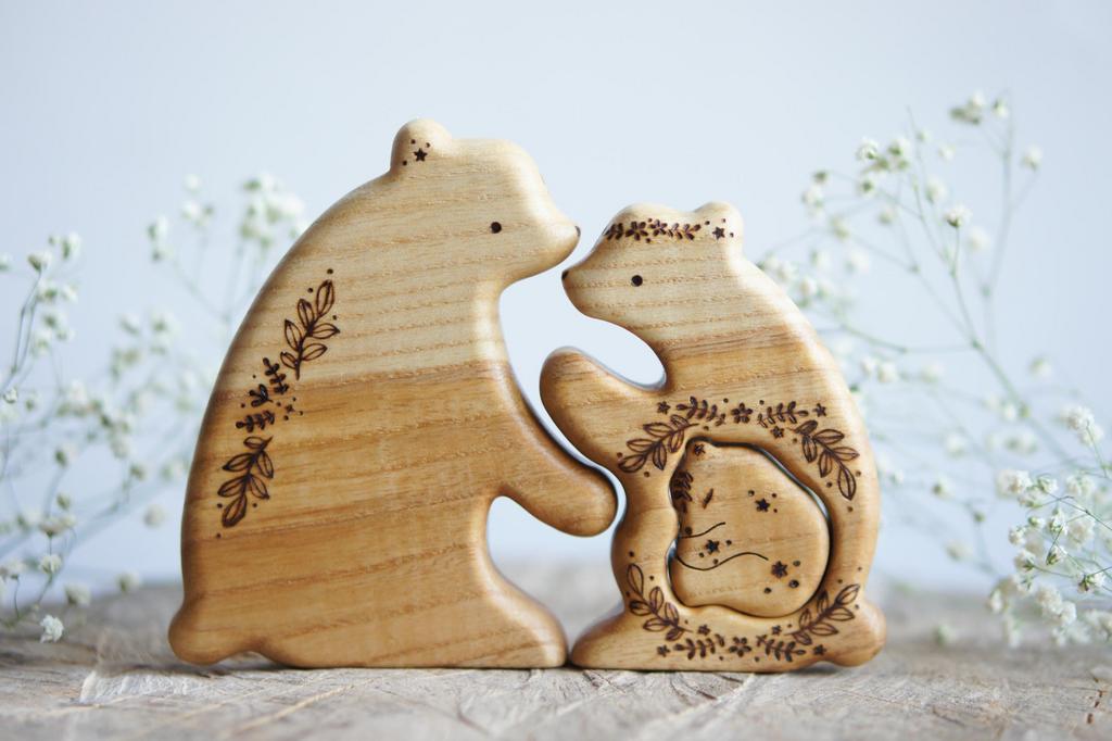 Announcement bear family puzzle
