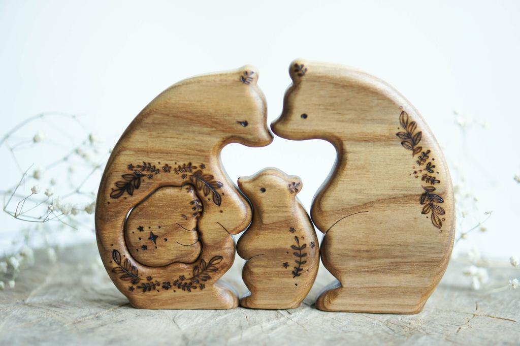 Announcement bear family puzzle