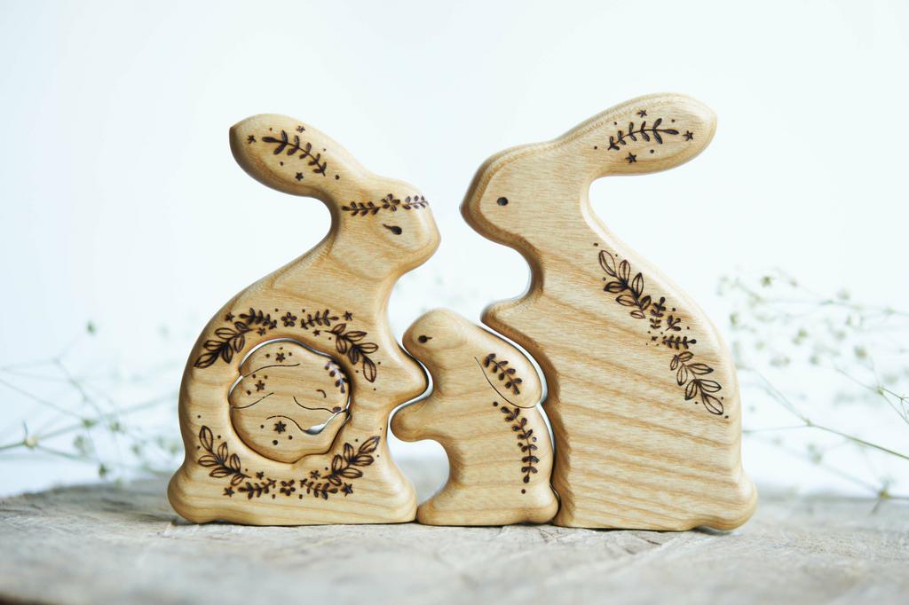 Announcement bunny family puzzle