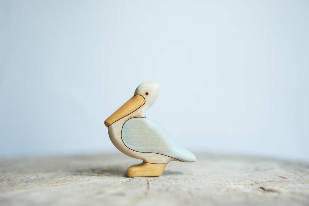 Pelican wooden figurine (painted)
