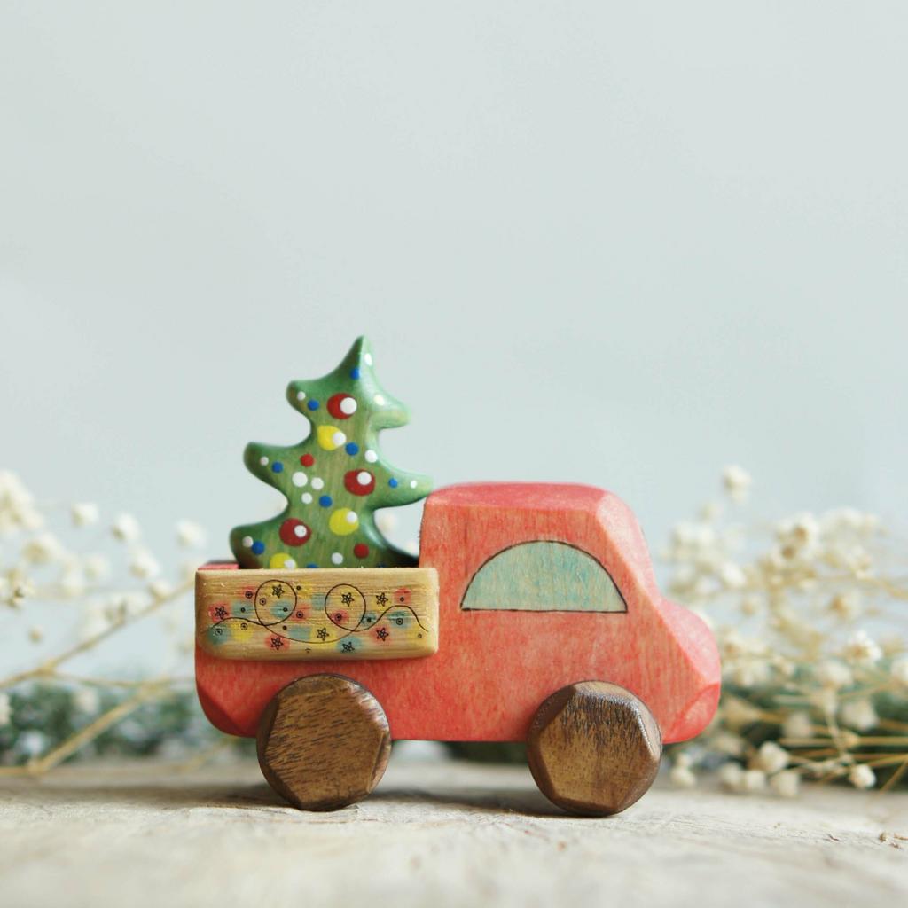 Car with Christmas tree
