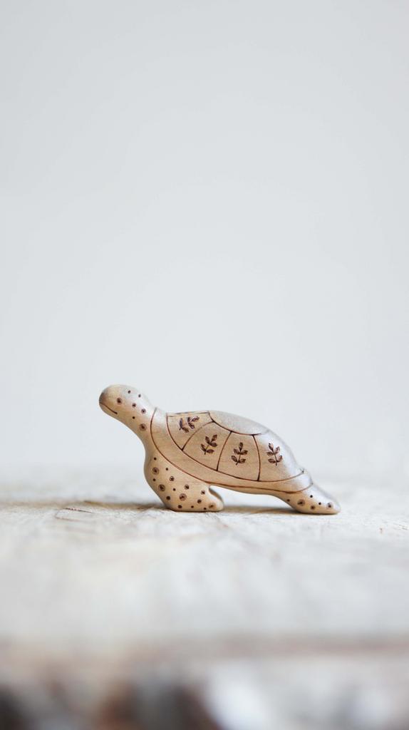 Turtle wooden toy (biscuit)