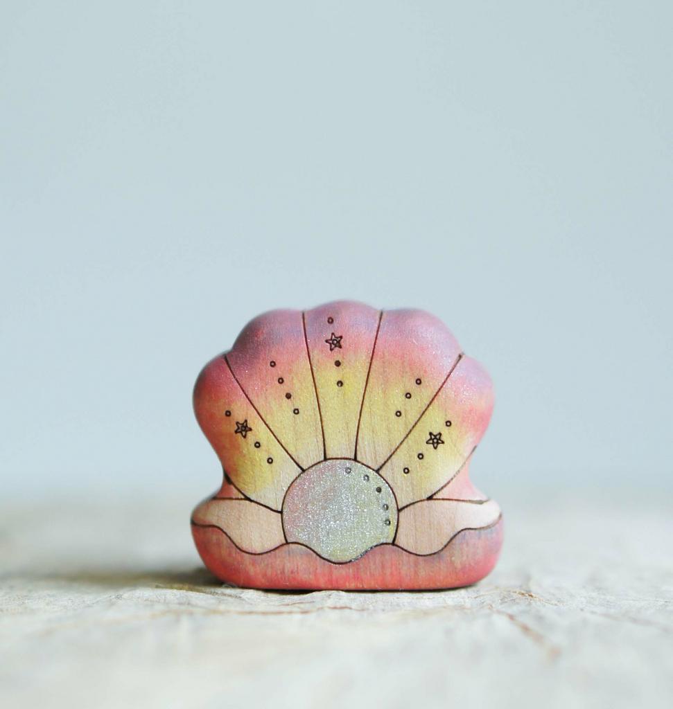 Sea shell with pearl 6
