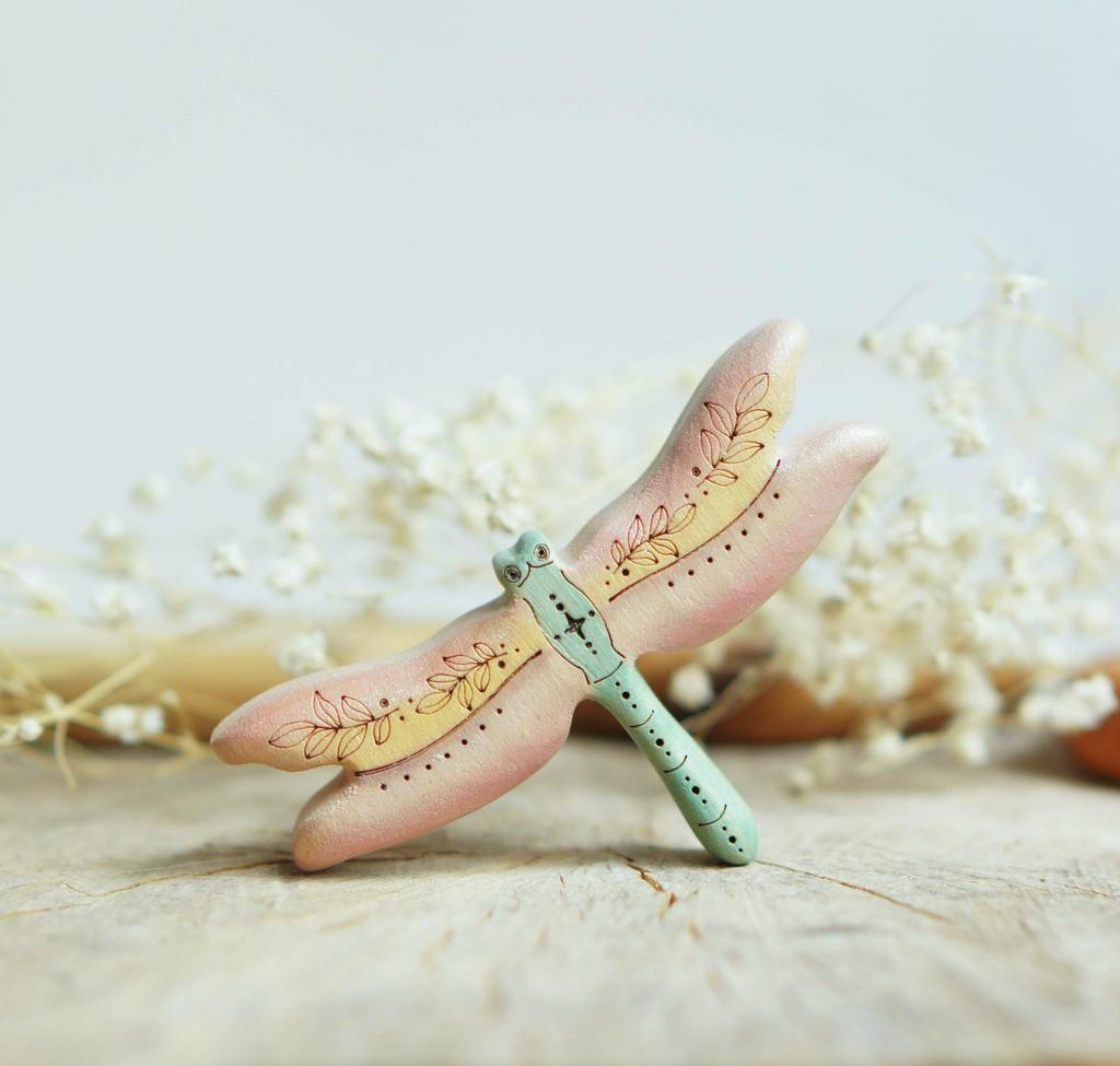Dragonfly  wooden toy (pink)