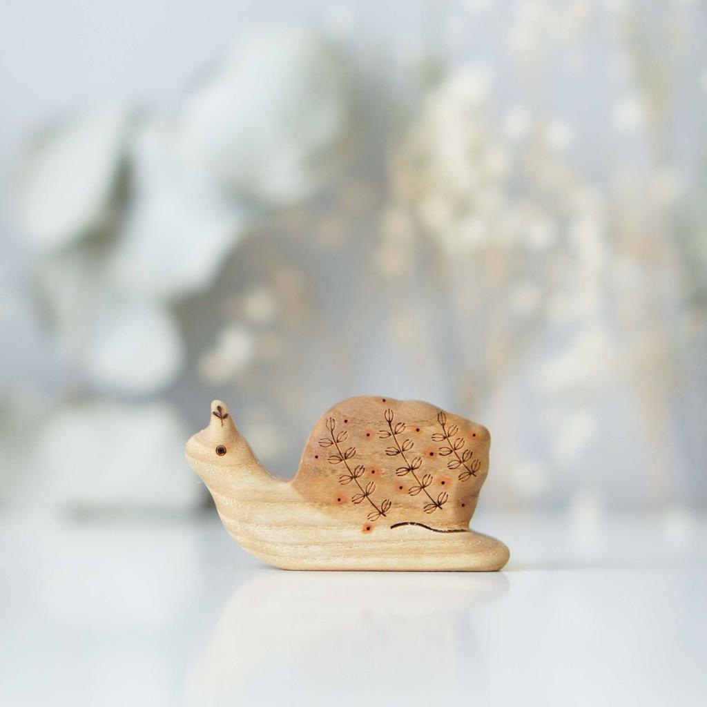 Snail wooden toy (color brown)