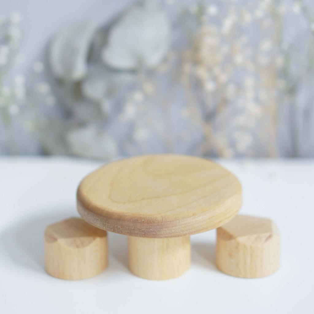 Table and 2 chairs toy set