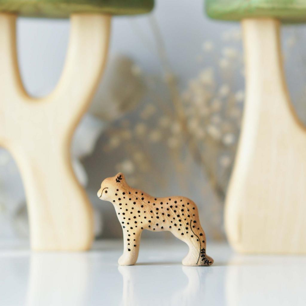 Cheetah baby wooden toy (colored)