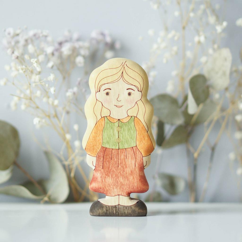 Girl (in autumn dress) blonde (light skin)