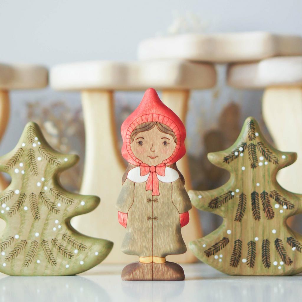 Girl (in red cap) brunette (dark skin)