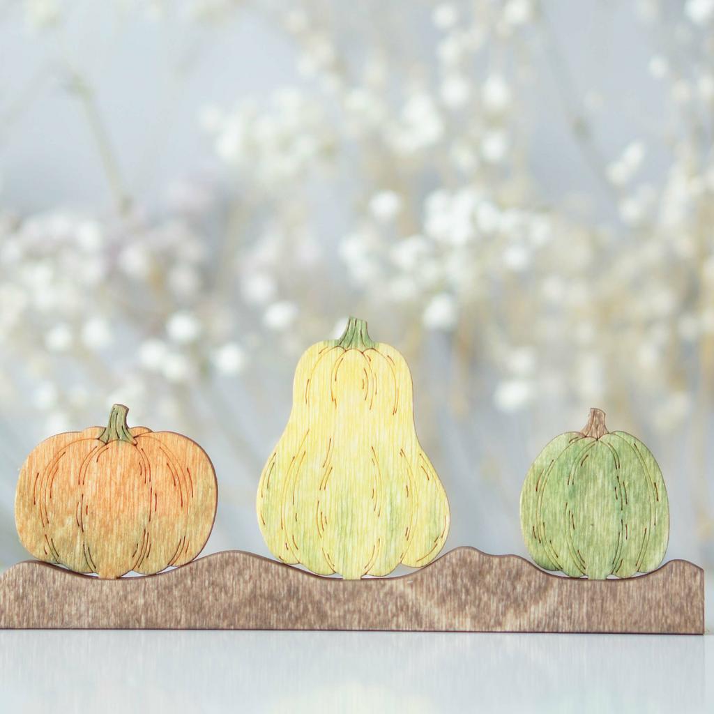 Garden bed with pumpkins (set of 3) color