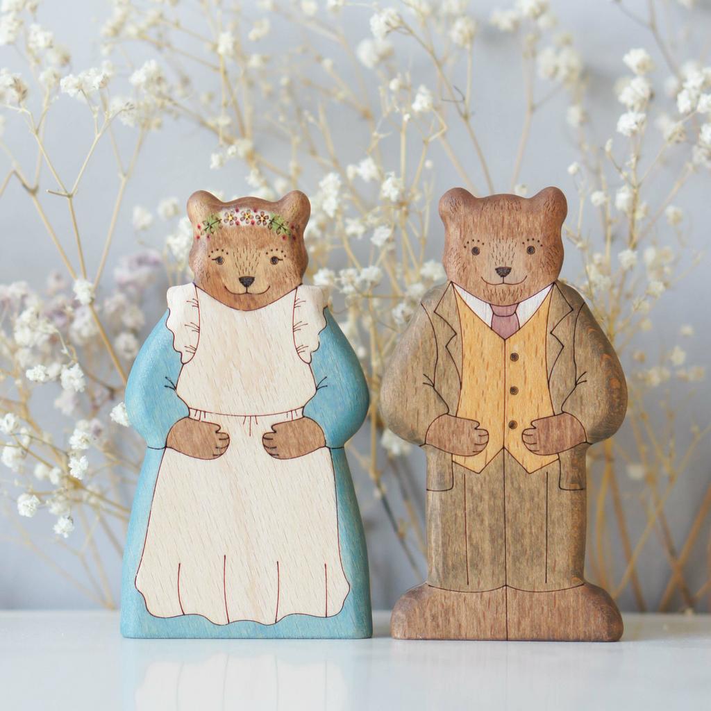 Mom Bear (blue dress) and Dad Bear (in a suit) set
