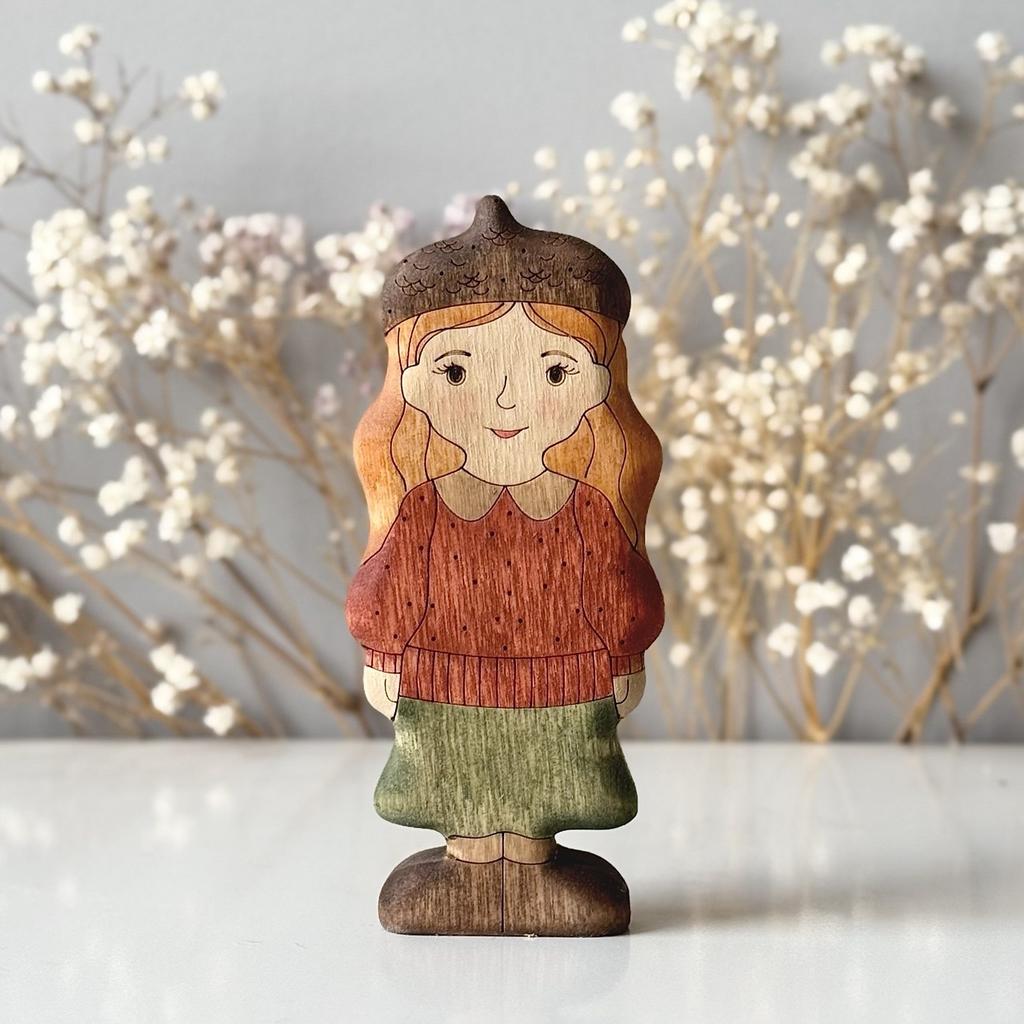 Girl (acorn) ginger (light skin)