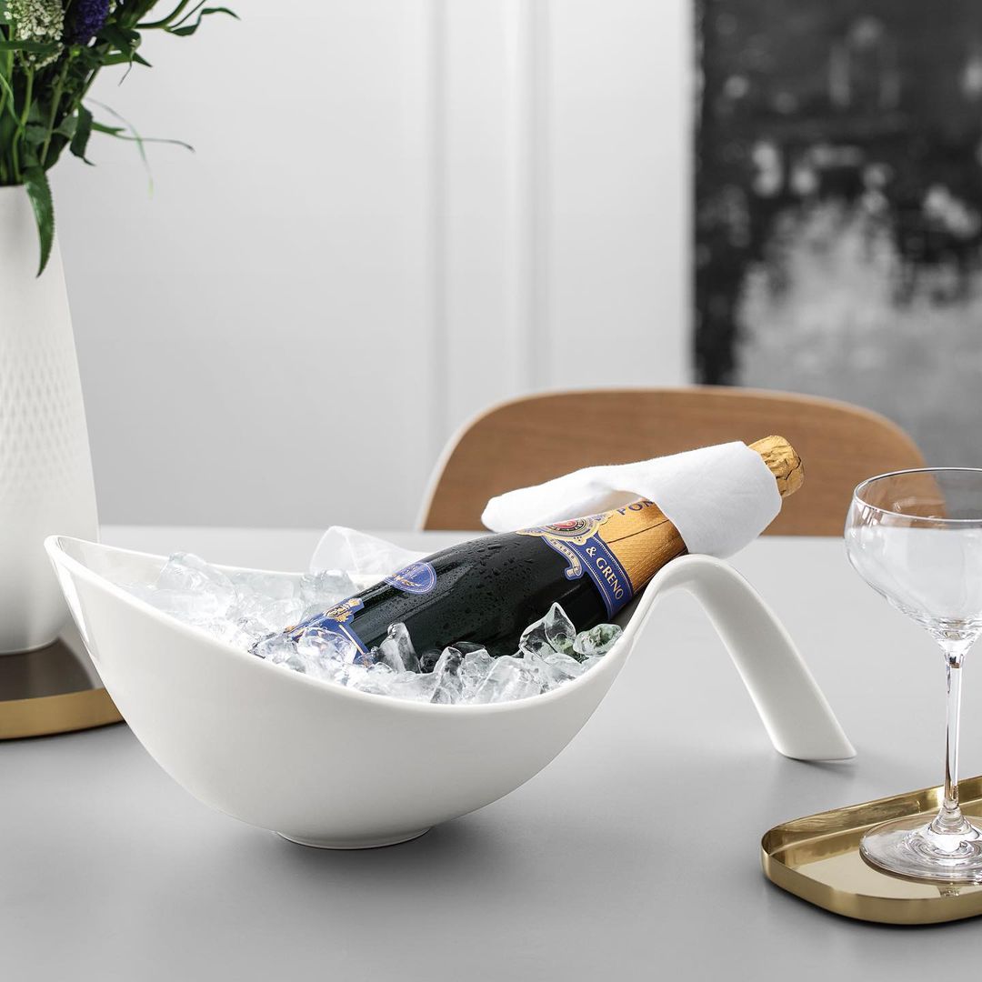 Большой салатник с ручкой Flow 1.8 л  Villeroy&Boch