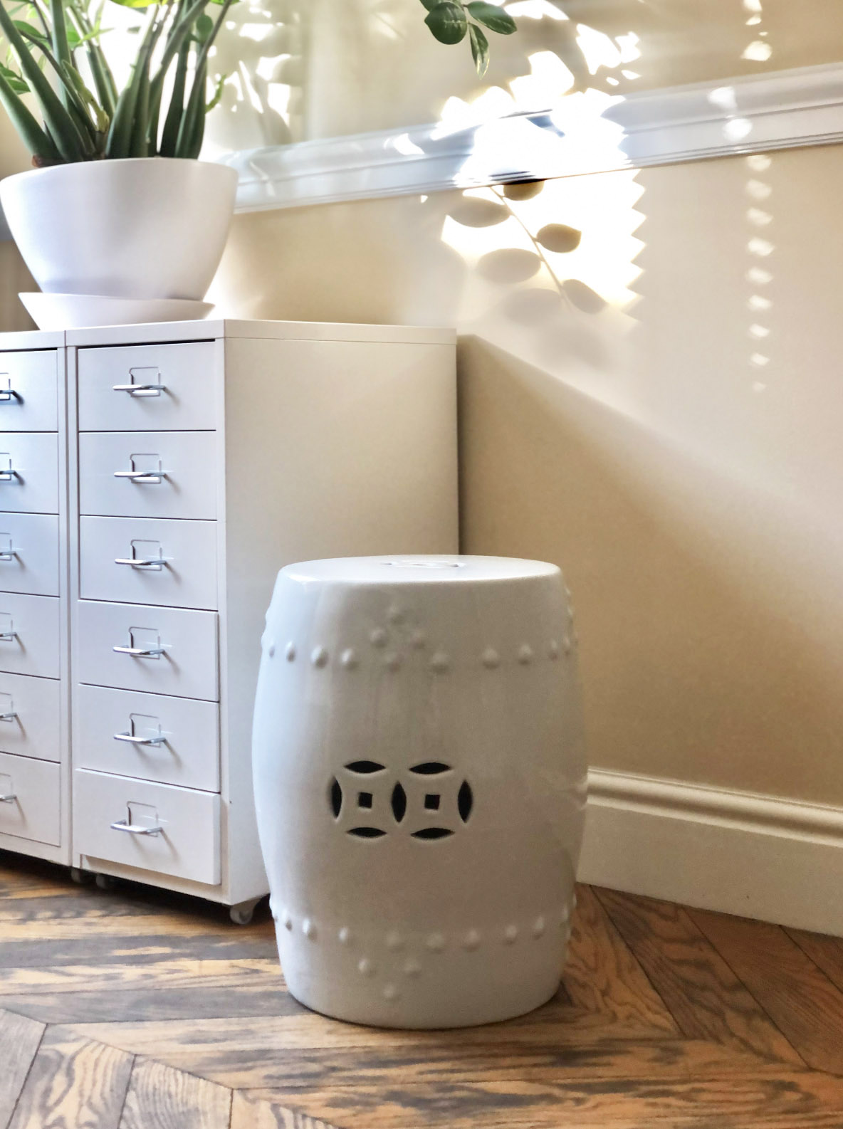 Столик-табурет керамический белый