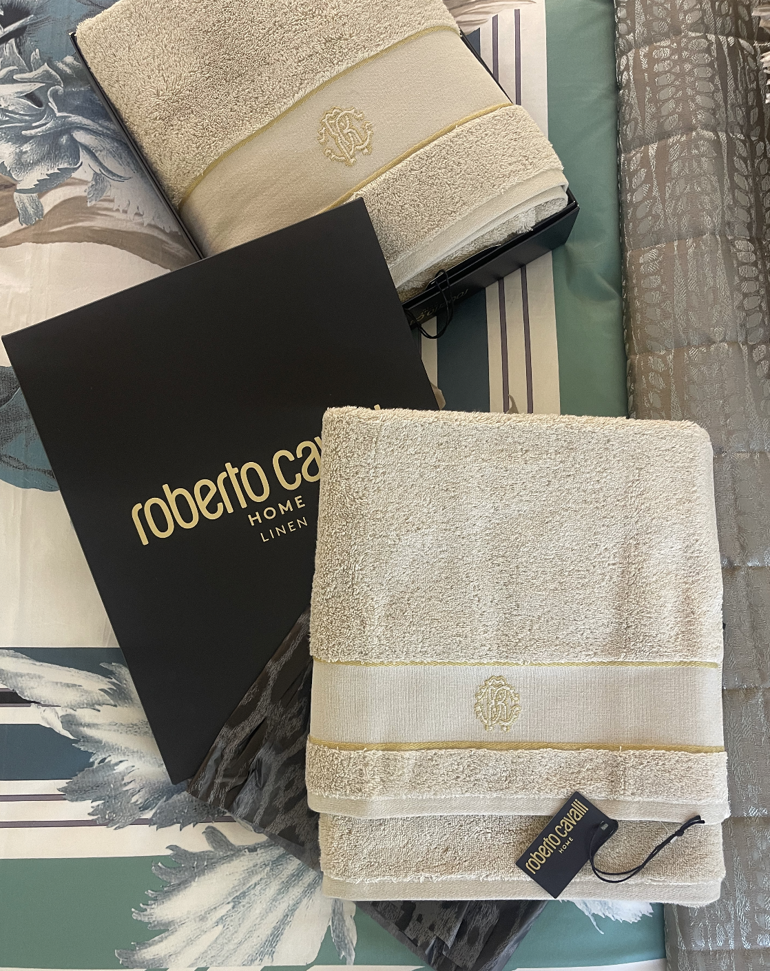 Комплект из 2-х полотенец Голден Нью (Golden New), бежевый, бренд: Роберто Кавалли (Roberto Cavalli)